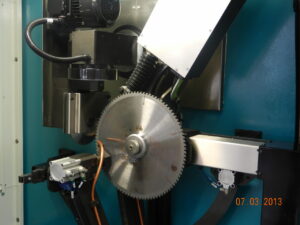 Businaro - JS 40 - Automatic Sharpening machine - saw detail
